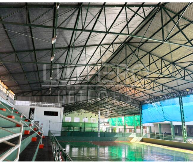 ESTRUTURA METÁLICA DE COBERTURA DA QUADRA POLIESPORTIVA