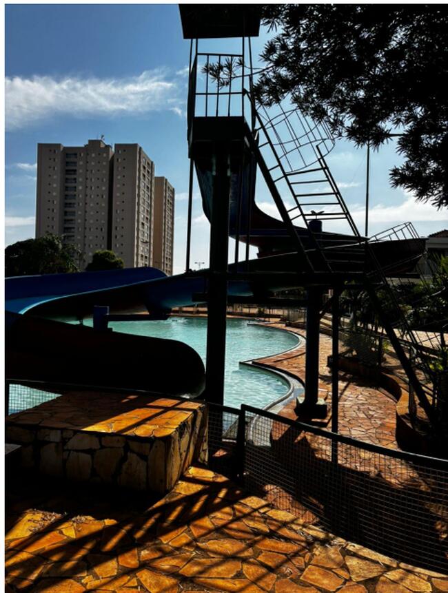 TOBOGÃ AQUÁTICO