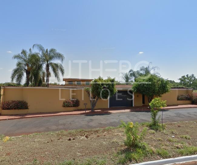 DIREITOS. Sobrado, A.T 1.500m², A.C 296,50m², 3 Dorms. (1 suíte), área de lazer com piscina, Centro, Jardinópolis/SP