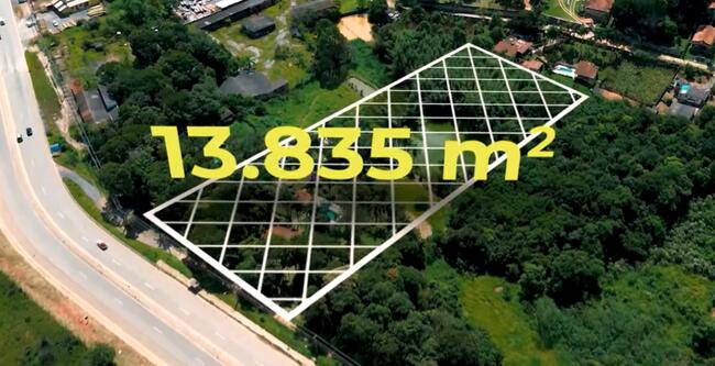 TERRENO, A.T 13.835m², com casa sede contendo piscina, área gourmet, lago, ao pé da Rodovia Bunjiro Nakao, Ibiuna/SP