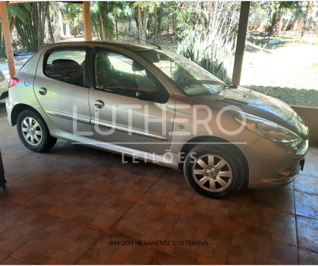 Peugeot 207HB XR S, ano 2011/2012, Cor Prata