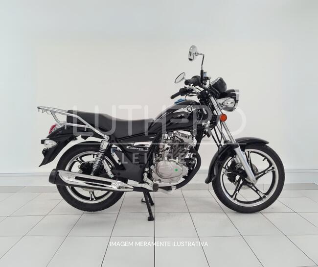 Motocicleta JTA/Suzuki Intruder 125, ano/modelo 2005, cor preta