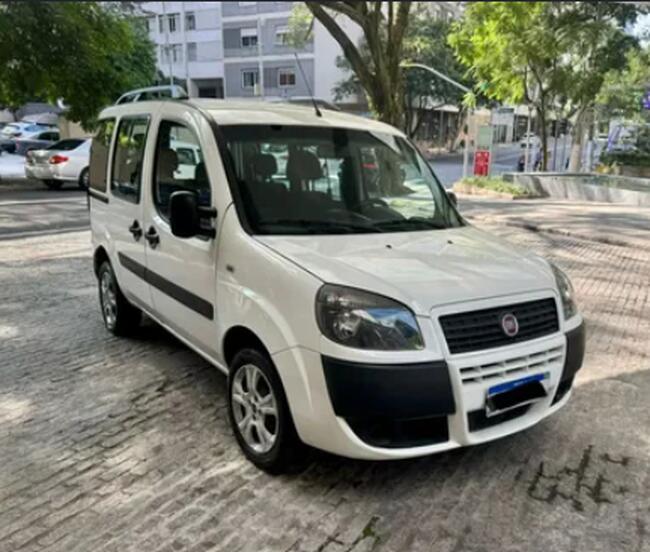 FIAT/DOBLO Essence 7L E, 2017/2017, Branca, Flex