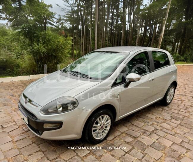 Fiat Punto Attractive, ANO 2010/2011, COR PRATA.