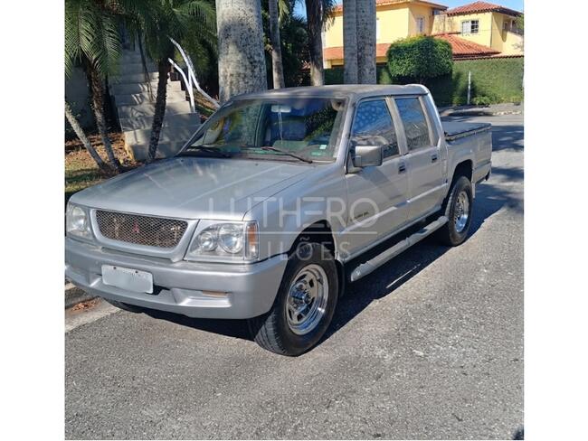 MMC/L200 4X4 GL, 2001/2001, Prata, Diesel.