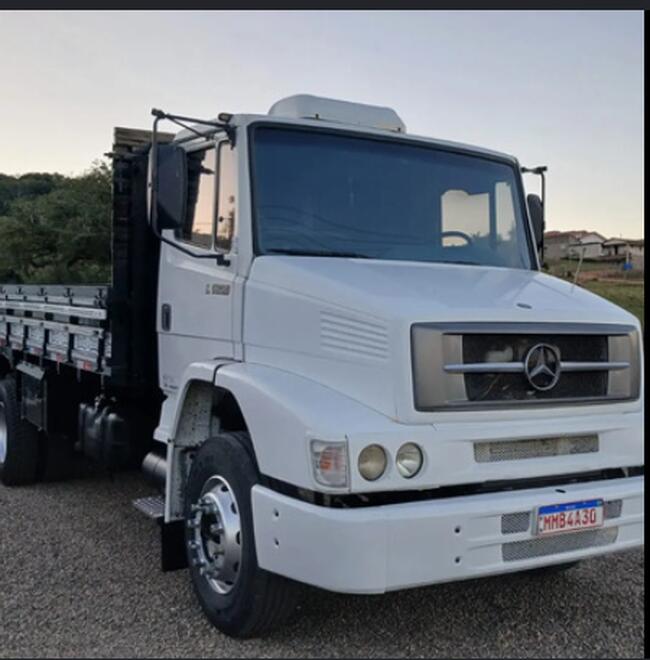 M. BENZ/715C., 2004/2004, Branca, Diesel.