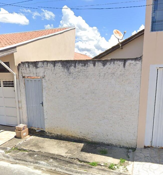 Uma Casa No Parq. Resid. Santa Clara C/ 26,71m² Ac, C/ 197,80m² At Em Guaratingueta/sp (c/uma Edícula), localizado em Guaratinguetá - SP