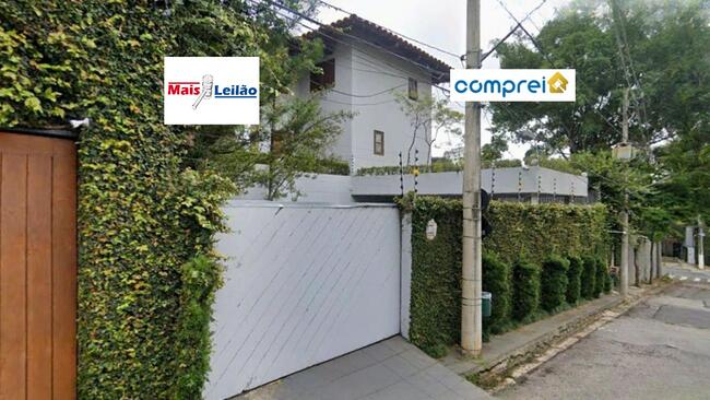 CASA (SOBRADO) C/ 768 M² DE ÁREA TOTAL E 489,60M² DE ÁREA CONSTRUÍDA NO BAIRRO DO MORUMBI, SÃO PAULO / SP