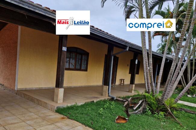 CASA C/ 400M² DE ÁREA TOTAL E APROX. 150M² DE ÁREA CONSTRUÍDA, NA RUA LORENA, BAIRRO SUMARÉ, CARAGUATATUBA / SP