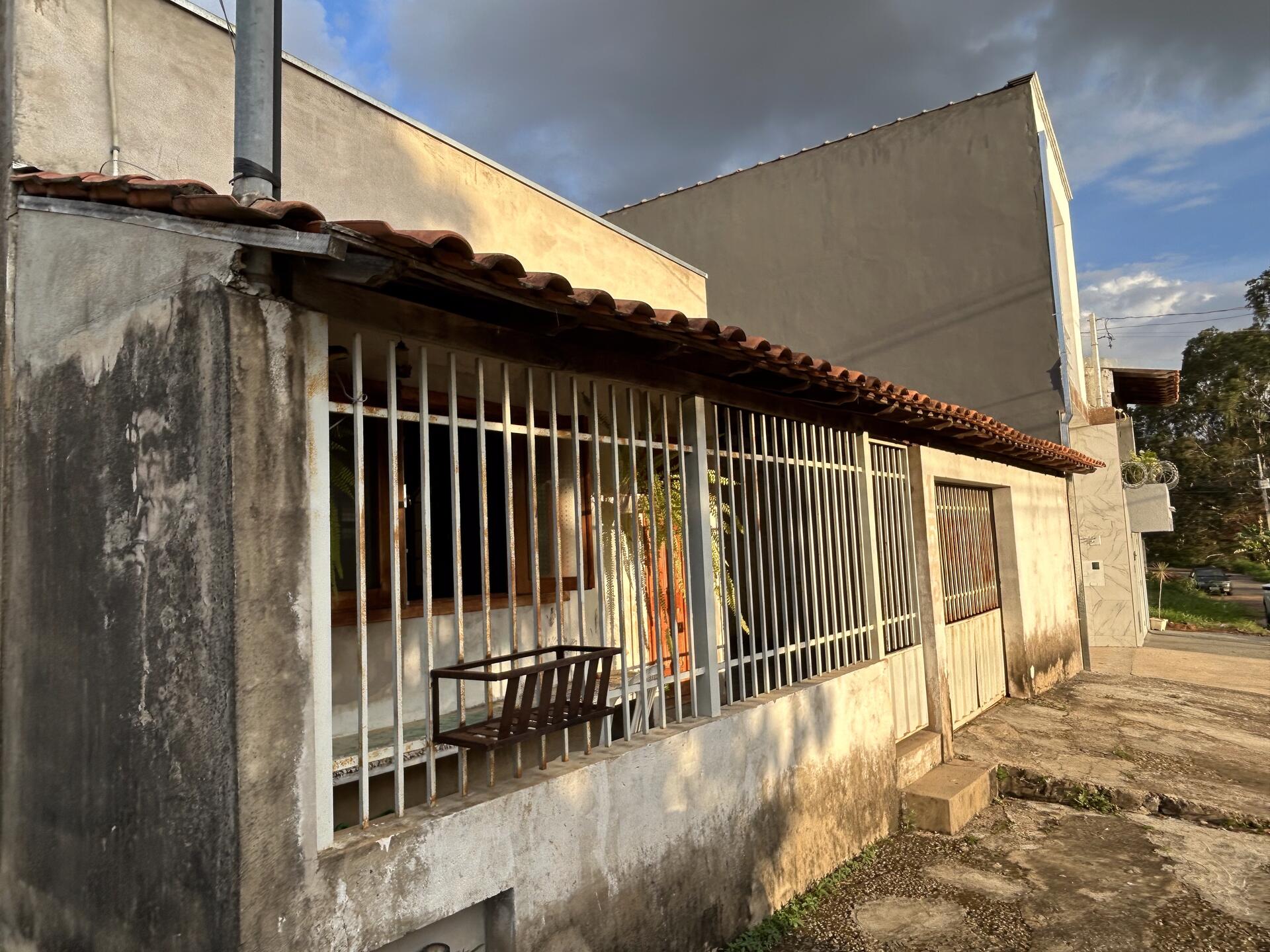 Imagem do imóvel Imóvel Situado Na Rua Onofre Marques Rolim, Nº 153, Antiga Rua C, Bairro Bela Vista, Varginha/mg, Área Construída De 182,84m E Área Total De 375,96m²