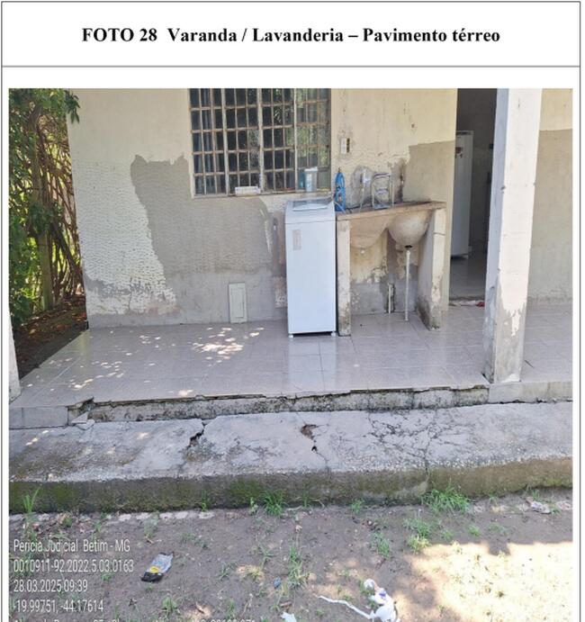 Área De Terreno | 2.500 M² | C/ Edificação De 1 Casa De 2 Pav. C/ Área Construída 678,76 M² | Bandeirinhas | Betim, localizado em Betim - MG