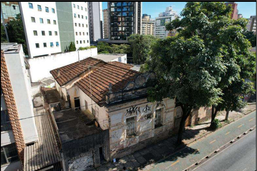 Casa residencial tombada na savassi/funcionários - bh/mg | av. professor morais | lote com 467m² | área construída 281m²