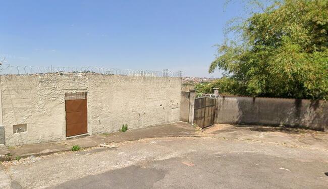 CASA |2 ANDARES I ÁREA APROX: 558 m²|  JARDIM ANDERE I VARGINHA/MG