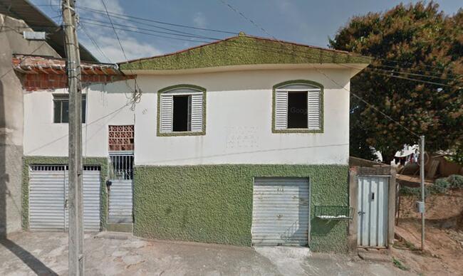 IMÓVEL RESIDENCIAL | 200 m² | 05 QUARTOS | 02 COZINHAS | 02 GARAGENS | JD. CORCETTI | VARGINHA/MG - Possibilidade de Parcelamento