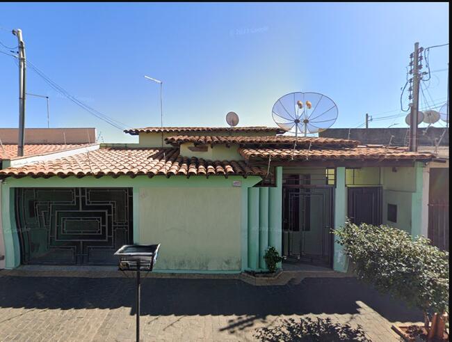IMÓVEL RESIDENCIAL I ÁREA 200M² | 2 QUARTOS | B. FÁTIMA |  ARAGUARI/MG - Possibilidade de parcelamento