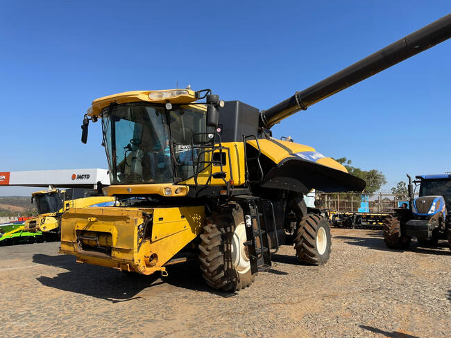 COLHEITADEIRA AGRÍCOLA AUTOMOTRIZ | MARCA NEW HOLLAND 2011