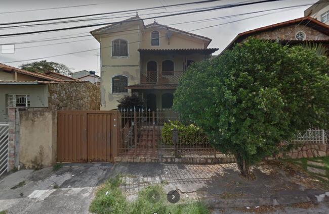 CASA COM 3 PAVIMENTOS | ESTILO COLONIAL | 230M² | CONTAGEM/MG
