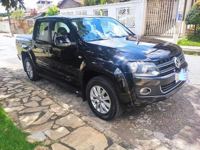 VW AMAROK HIGHLINE | 4X4 DIESEL | CAB. DUPLA | PRETA