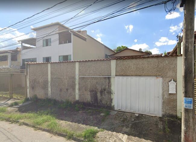CASA COM PISCINA | 02 QTOS | GARAGEM P/ 4 CARROS | TERRENO DE 360M² | BAIRRO LETÍCIA | BH/MG
