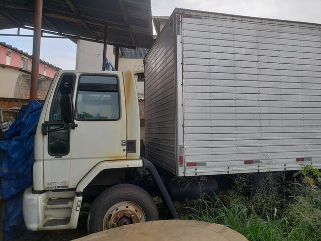 CAMINHÃO FORD/CARGO 1317F | COM BAÚ |  2005/2005| BRANCO | DIESEL