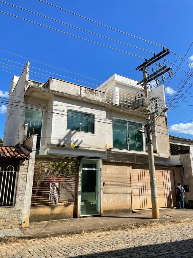 CASA 04 QTOS E 03 ANDARES | SUÍTE COM HIDROMASSAGEM |ÁREA GOURMET |UBÁ/MINAS GERAIS