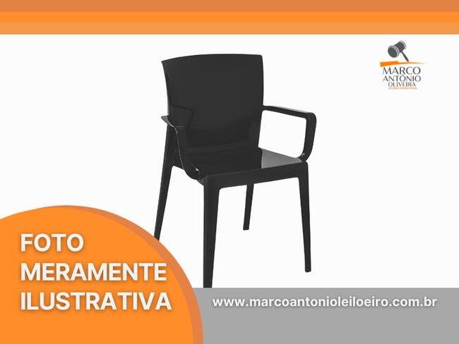 02 CADEIRAS "TRAMONTINA" COM RODINHAS NA COR PRETA | 06 CADEIRAS "TRAMONTINA" COM BRAÇOS NA COR PRETA