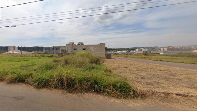 LOTE COM 390,48m² | RUA JUIZ NADRA SALOMÃO NABACK | TRÊS CORAÇÕES/MG