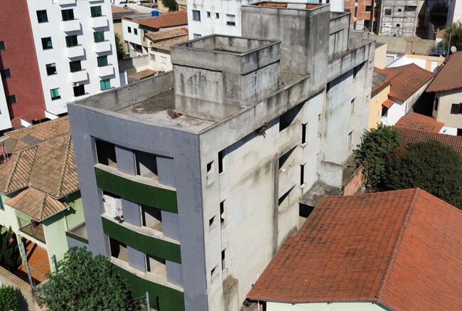PRÉDIO INACABADO | 03 ANDARES | 06 APTOS | 02 COBERTURAS | GARAGEM E PILOTIS | BAIRRO ARVOREDO | CONTAGEM/MG
