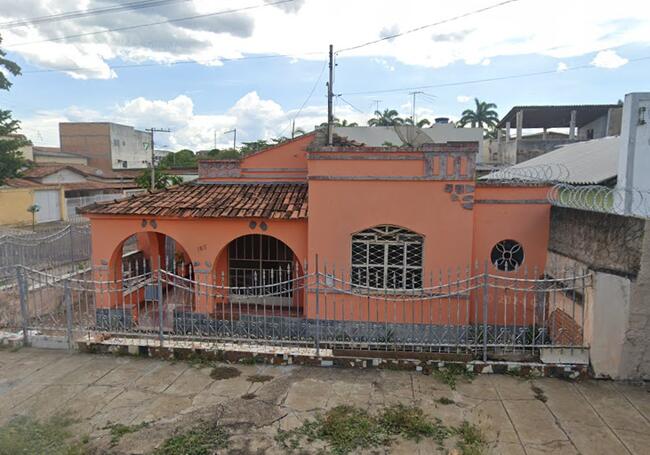 02 IMOVEIS E UM LOTE EM PIRAPORA/MG