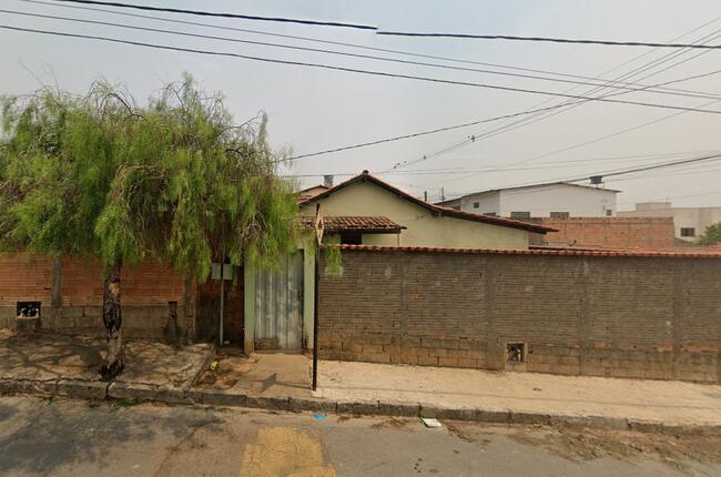 CASA COM 02 QUARTOS E GARAGEM | CLÁUDIO/MG