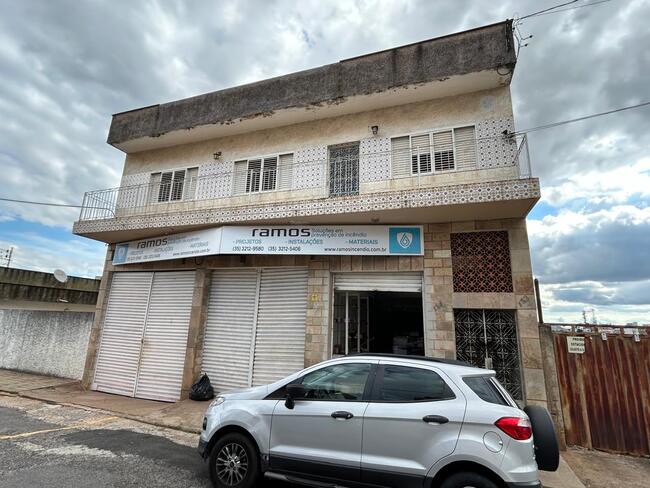 IMÓVEL COMERCIAL E RESIDENCIAL EM VARGINHA/MG +  08 VEÍCULOS l MASSA FALIDA DE RAMOS CONSTRUTORA