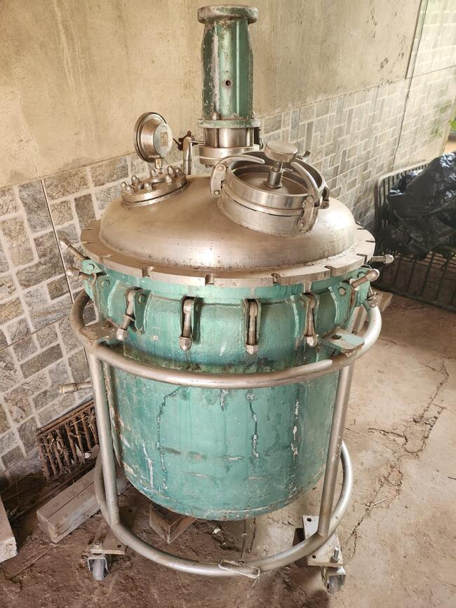 REATOR C/ MISTURADOR 330 L I MÁQUINA KARCHER I CENTRIFUGADOR FAENM I AGITADOR MAGNÉTICO E MOBILIÁRIO