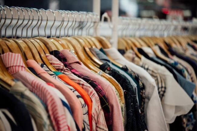 LOTE CONTENDO DIVERSAS ROUPAS | TAMANHOS/MODELOS VARIADOS