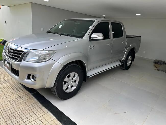 TOYOTA - HILUX  I CD 4X4 SRV I  DIESEL I  2014/2015 I PRATA