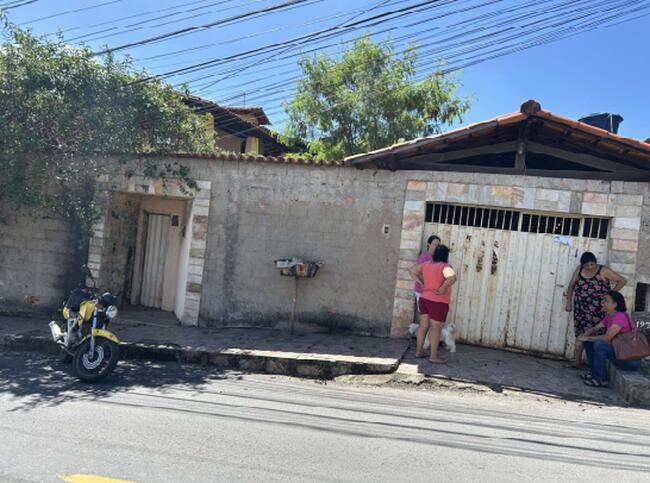 CASA I ÁREA APROX. 825m² | 02 QUARTOS  | SUÍTE |TERRAÇO I  BETIM/MG - Parcelamento 30x