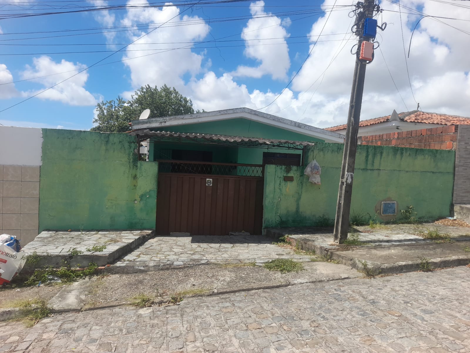Imagem do imóvel Casa Residencial Sob N° 81 (oitenta E Um), Situada Na Rua José Francisco Da Silva, No Bairro Do Cristo Redentor, Nesta Capital