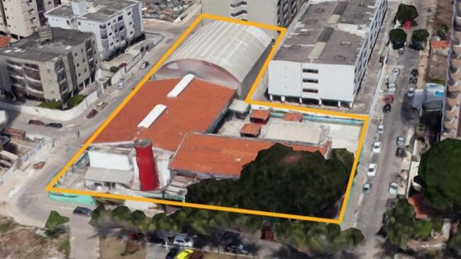 Excelente oportunidade" terreno no portal do bessa onde encontr-se edificado um prédio comercial.