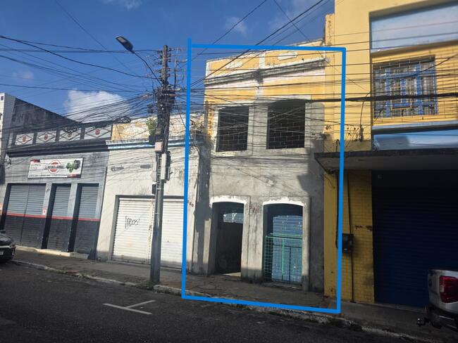 Prédio, Localizado Na Avenida Maciel Pinheiro, Nº 276, Varadouro, Nesta Capital, localizado em Curitiba - PR, bairro Varadouro