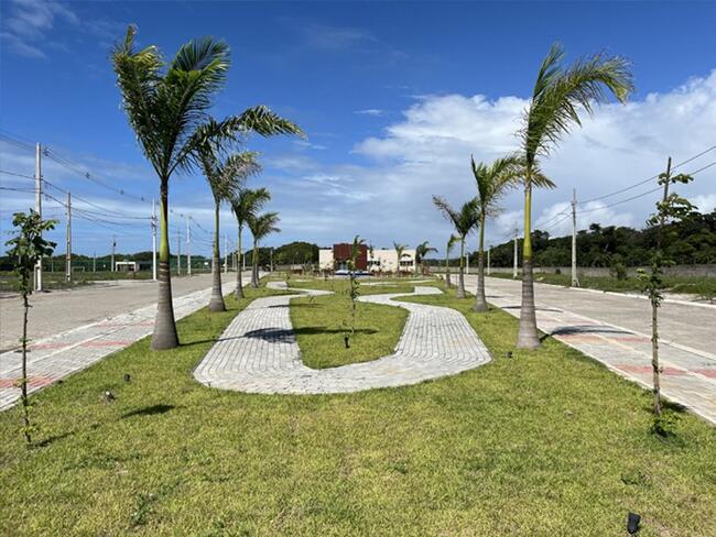 Lote De Terreno Nº 02 Da Quadra "o" No Condomínio Bosque Do Sol, João Pessoa/pb, Medindo 10 Metros De Frente E Fundos Por 20 Metros De Ambos Os Lados., localizado em João Pessoa - PB