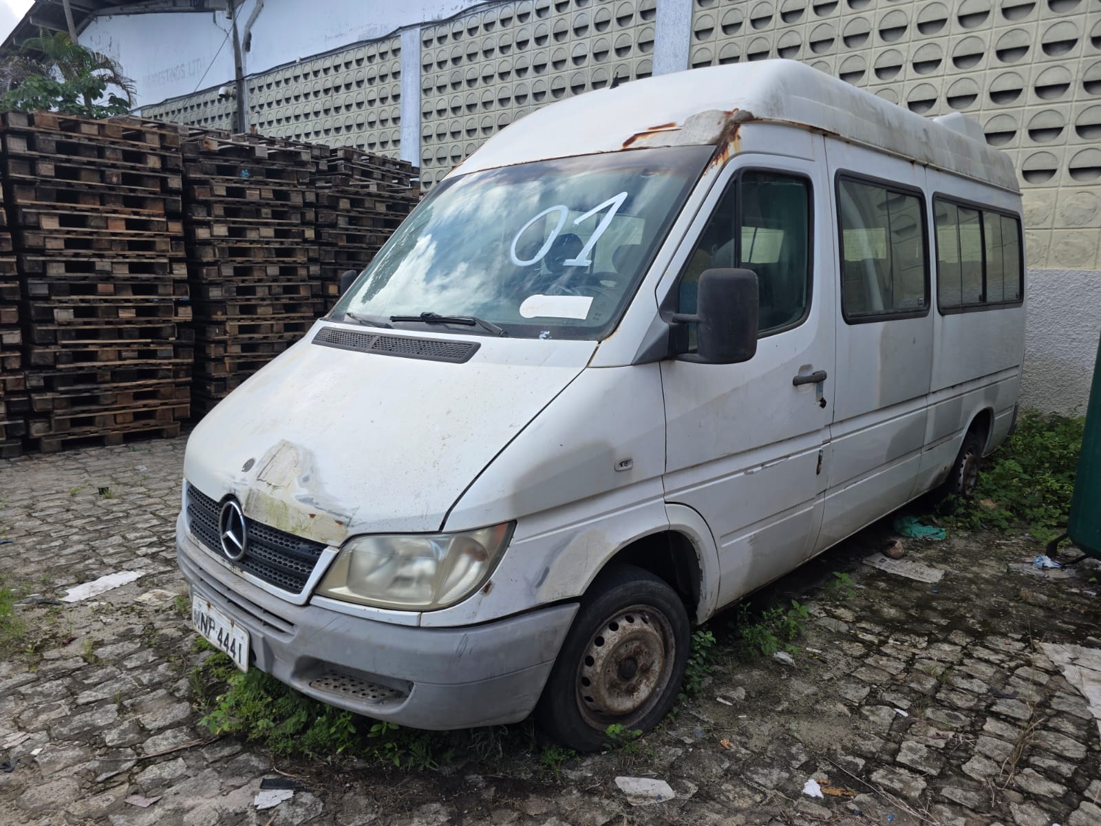 M.BENZ 313 CDI SPRINTER - PLACA: MNP-4441 - ANO/MODELO: 2007/2008 - CHASSI: 8AC9036728A983058 - RENAVAM: 953090752 - COMBUSTÍVEL: DIESEL - COR: BRANCA