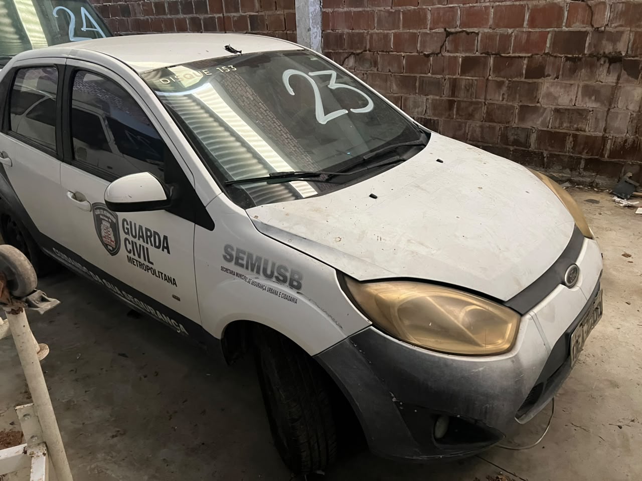 FORD/FIESTA SEDAN 1.6 FLEX - PLACA: QFA-2200 - ANO/MODELO: 2013/2014 - CHASSI: 9BFZF54P3E8016220 - RENAVAM: 1011042298 - COMBUSTÍVEL: ALCOOL/GASOLINA - COR: BRANCA