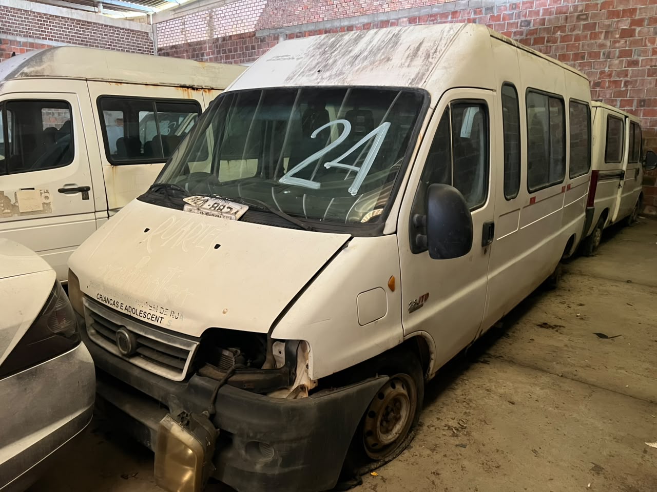 FIAT/DUCATO MINIBUS - PLACA: MOI-8824 - ANO/MODELO: 2008/2009 - CHASSI: 93W245L3392033815 - RENAVAM: 119027089 - COMBUSTÍVEL: DIESEL - COR: BRANCA