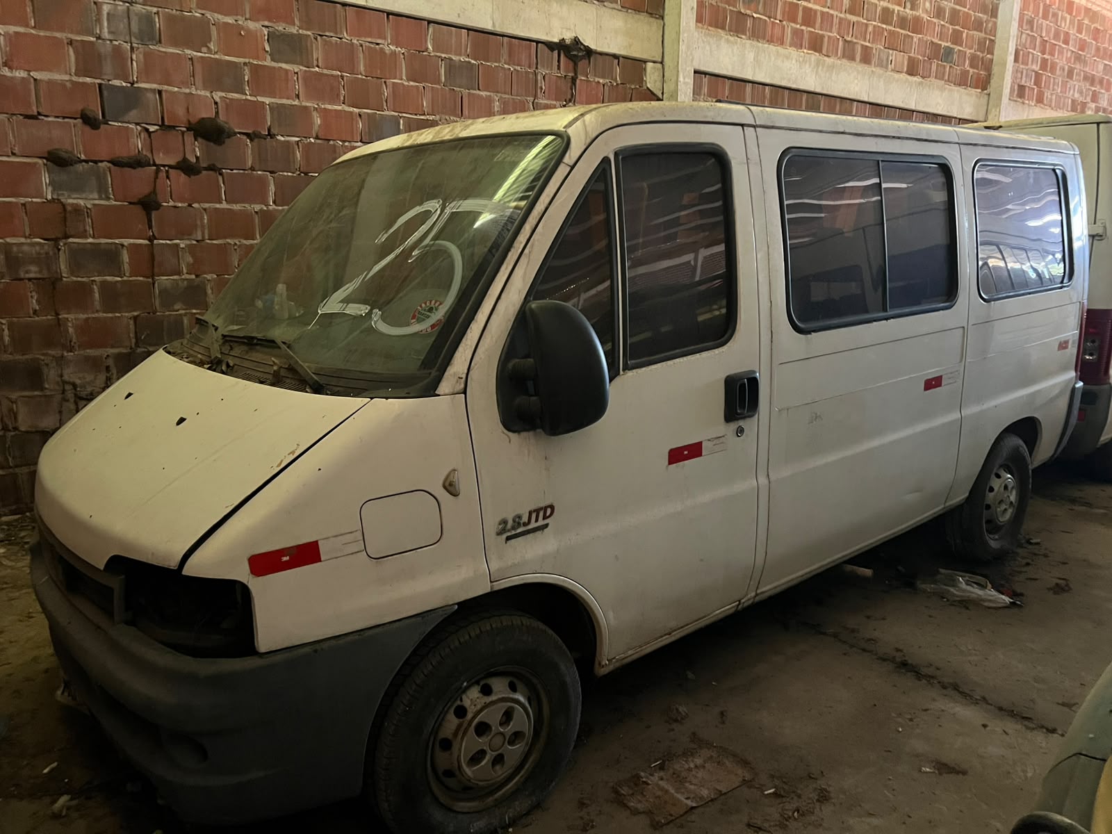 FIAT/DUCATO MINIBUS - PLACA: MOI-8774 - ANO/MODELO: 2008/2009 - CHASSI: 93W244M2392037146 - RENAVAM: 119025817 - COMBUSTÍVEL: DIESEL - COR BRANCA