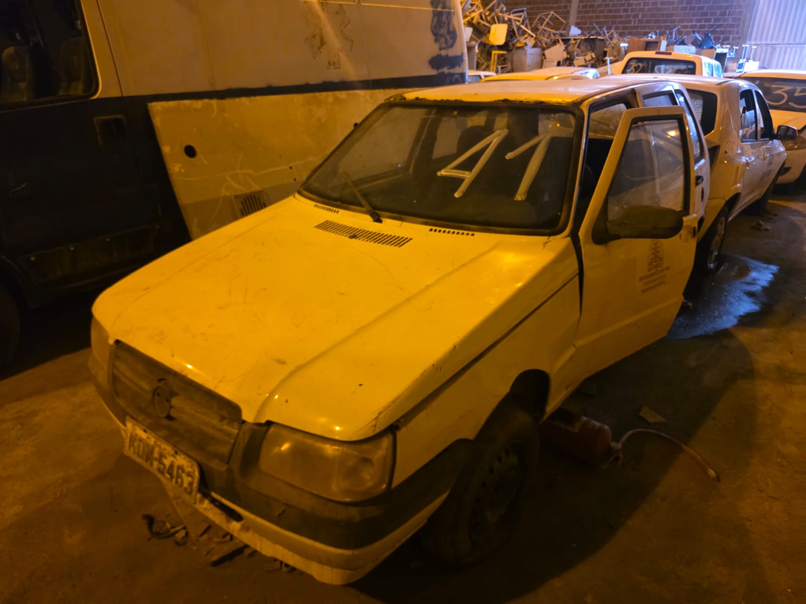 FIAT/UNO MILLE ECO - PLACA: MOM-5463 - ANO/MODELO: 2009/2010 - CHASSI: 9BD15822AA6269471 - RENAVAM: 135691079 - COMBUSTÍVEL: ALCOOL/GASOLINA - COR: BRANCA