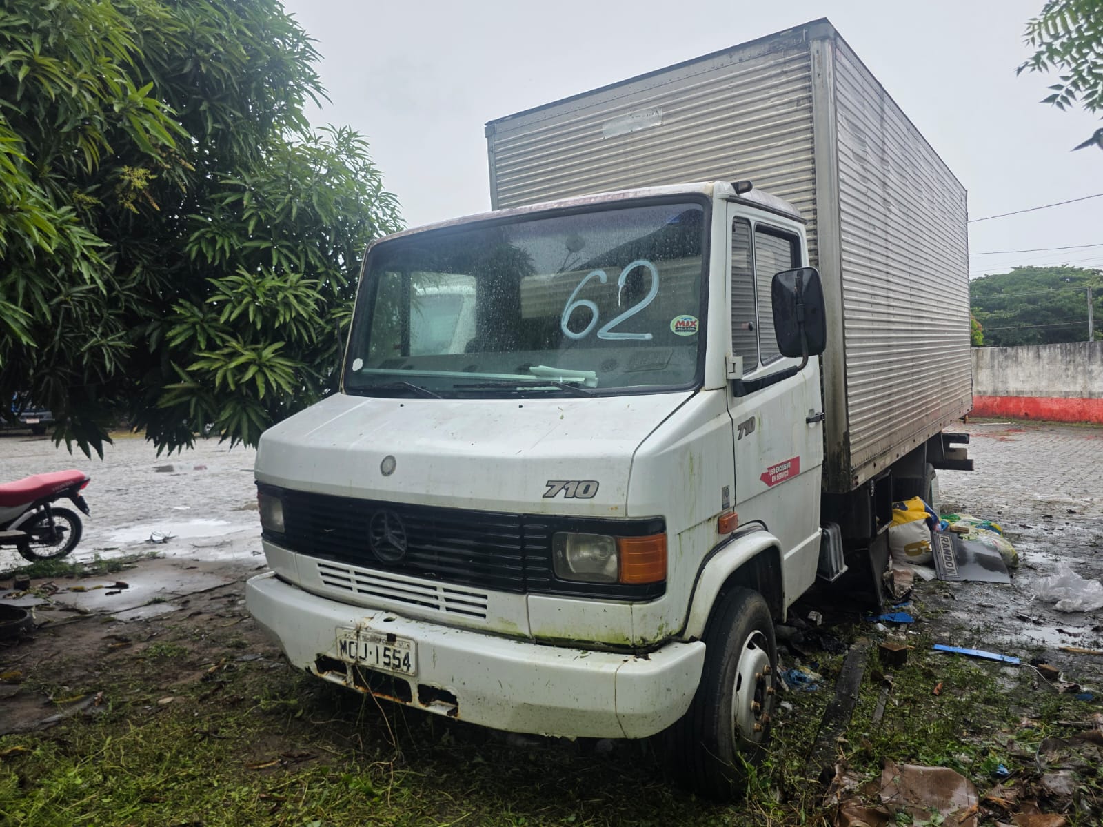 M.BENZ/710 - PLACA: MOJ-1554 - ANO/MODELO: 2008/2009 - CHASSI: 9BM6881599B635273 - RENAVAM: 119174081 - COMBUSTÍVEL: DIESEL - COR: BRANCA