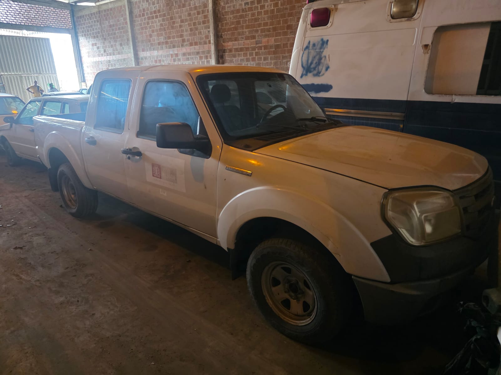 I/FORD RANGER XL 13P - PLACA: OET-1979 - ANO/MODELO: 2011/2011 - CHASSI: 8AFER13P0BJ441949 - RENAVAM: 346385695 - COMBUSTÍVEL: DIESEL - COR: BRANCA