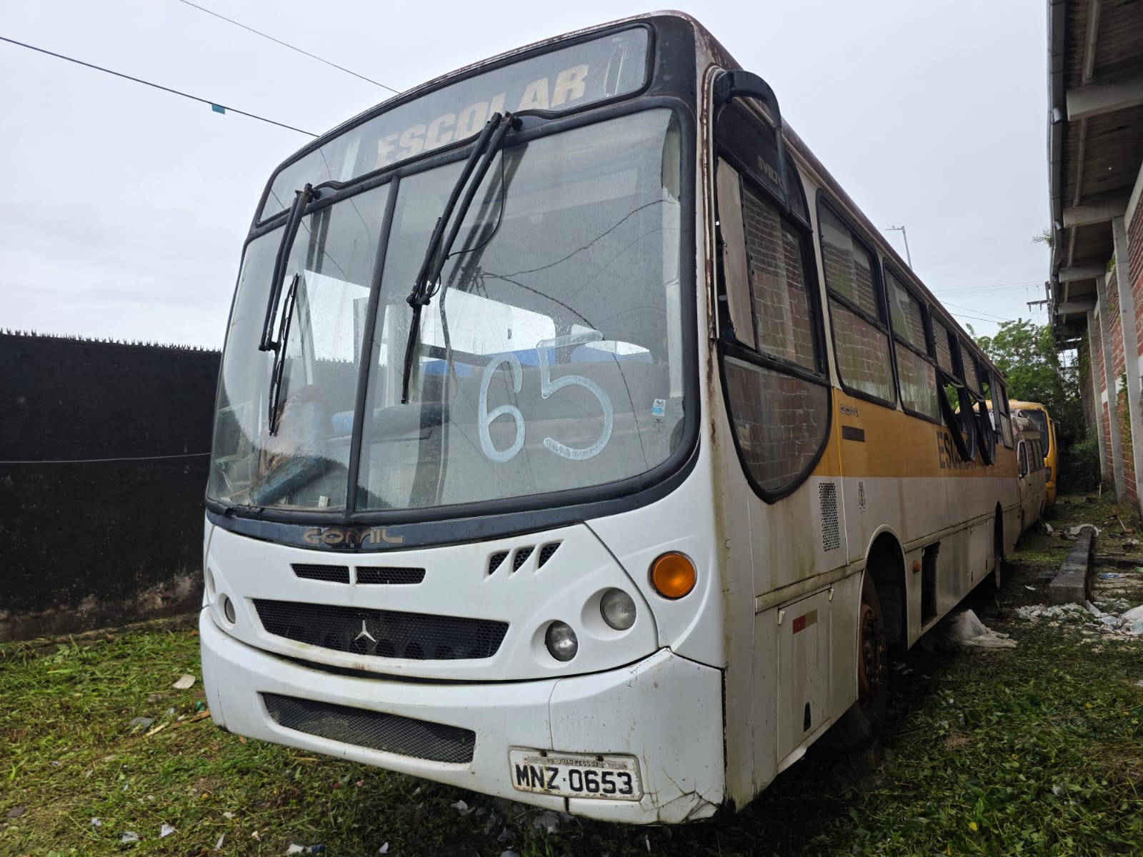 M.BENZ/COMIL SVELTO - PLACA: MNZ-0653 - ANO/MODELO: 2007/2008 - CHASSI: 9BM3840788B575153 - RENAVAM: 956520987 - COMBUSTÍVEL: DIESEL - COR: BRANCA