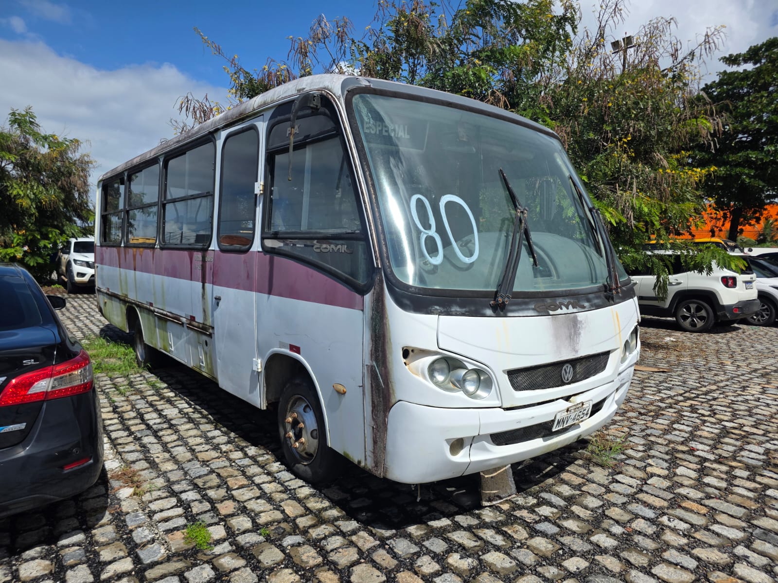 VW/COMIL PIA - PLACA: MNV-4654 - ANO/MODELO: 2008/2008 - CHASSI: 9BWD252R68R832864 - RENAVAM: 961561297 - COMBUSTÍVEL: DIESEL - COR: BRANCA
