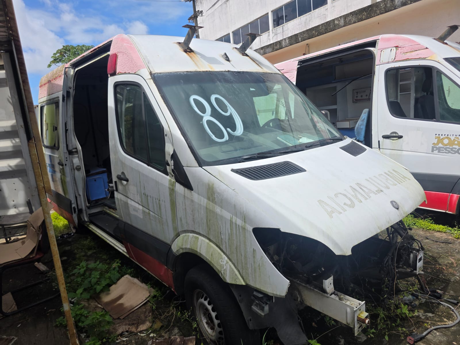 I/M.BENZ SPTR TECFORM - PLACA: QFN-4250 - ANO/MODELO: 2014/2014 - CHASSI: 8AC906633EE***856 - COMBUSTÍVEL: DIESEL - COR: BRANCA - SUCATA APROVEITÁVEL COM MOTOR INSERVÍVEL - OBS: VEÍCULO SEM MOTOR