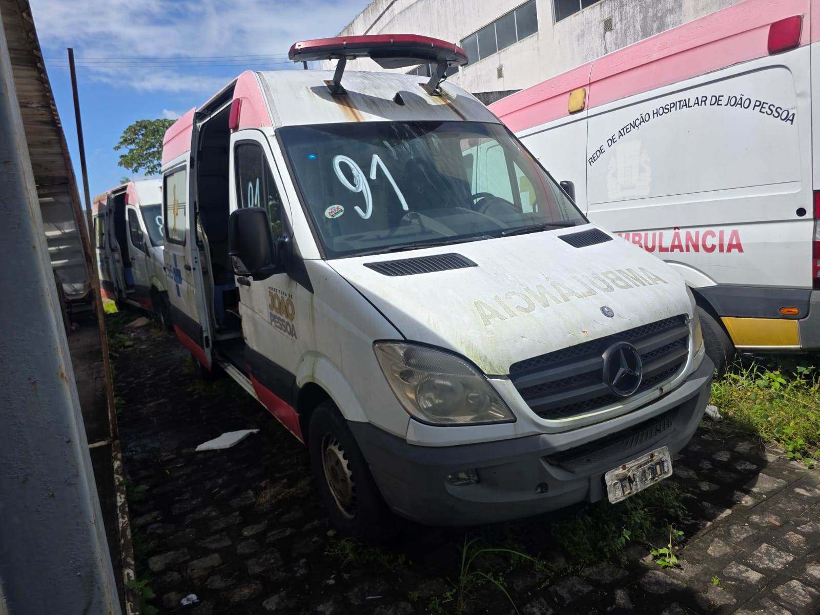 I/M.BENZ SPTR TECFORM - PLACA: QFN-4300 - ANO/MODELO: 2014/2014 - CHASSI: 8AC906633EE097852 - RENAVAM: 1030492945 - COMBUSTÍVEL: DIESEL - COR: BRANCA